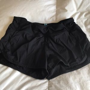 ivivva short (SECOND PAIR)
